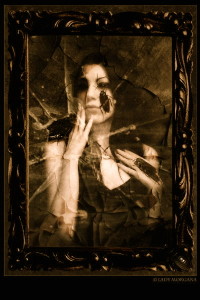 broken-reflection-mirror-woman